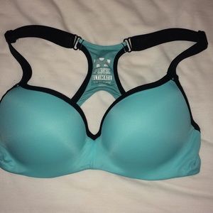 VS Pink ULTIMATE Push-up Sports Bra